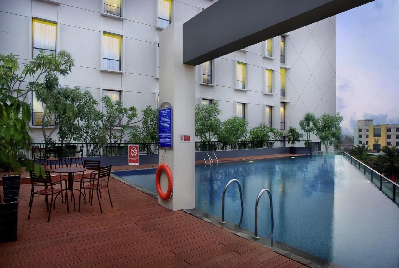 Aston Palembang Hotel&centro de conferencias Exterior foto