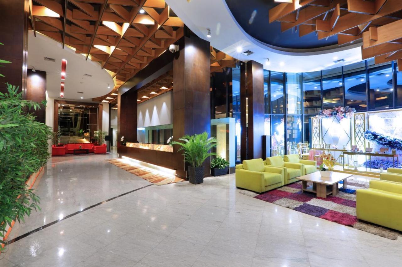 Aston Palembang Hotel&centro de conferencias Exterior foto
