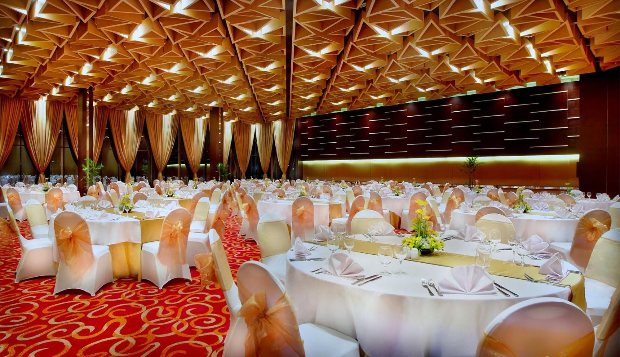 Aston Palembang Hotel&centro de conferencias Exterior foto